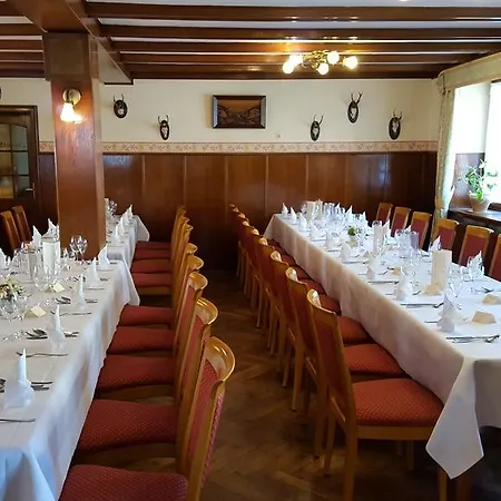 盖斯特豪斯兹姆赫尔斯恩酒店