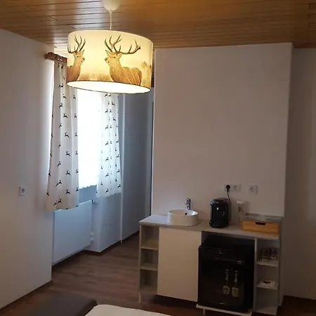Zum Hirschen 3*