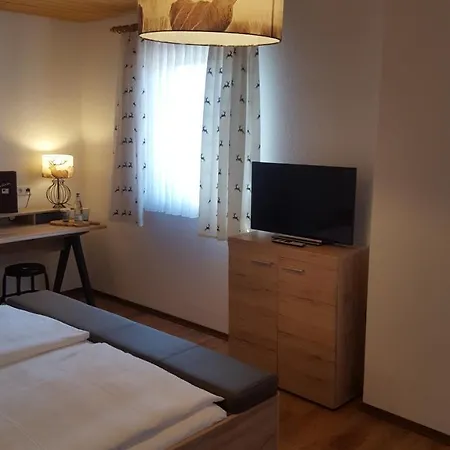 盖斯特豪斯兹姆赫尔斯恩酒店 3*