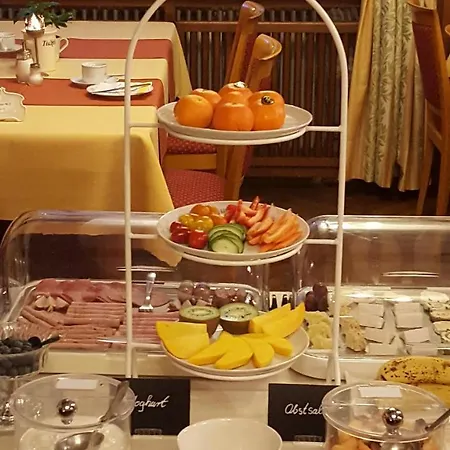 盖斯特豪斯兹姆赫尔斯恩酒店 3* 灵斯海姆